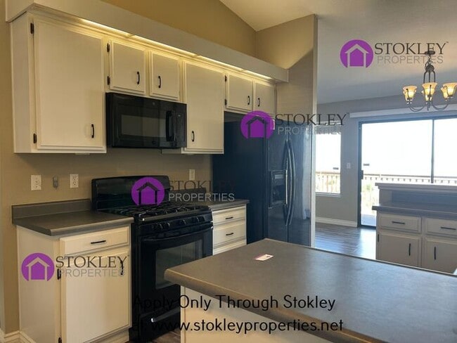 222 Manuel Ct