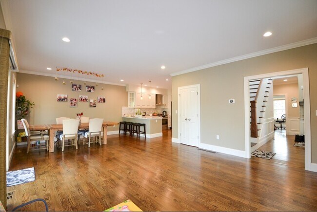 Photo - 89 Hemingway St