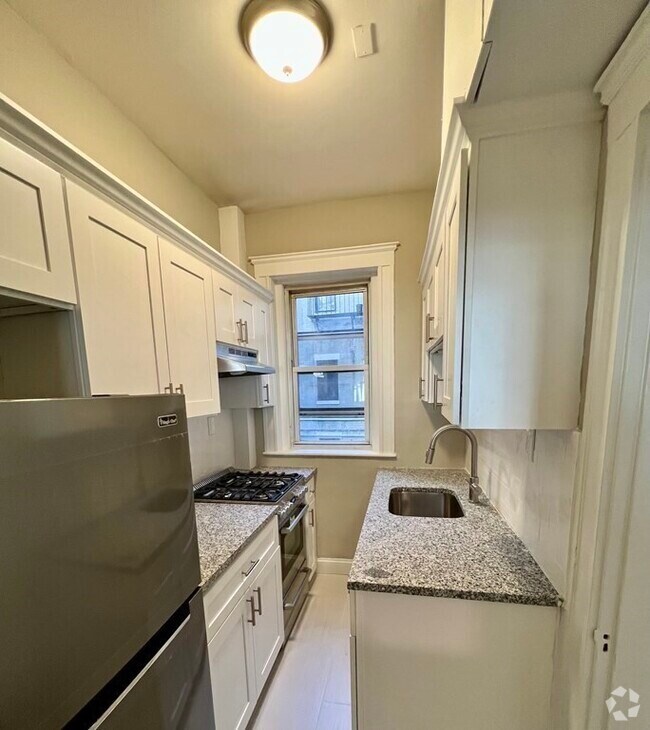Building Photo - 315 Allston St Unit 3 Rental