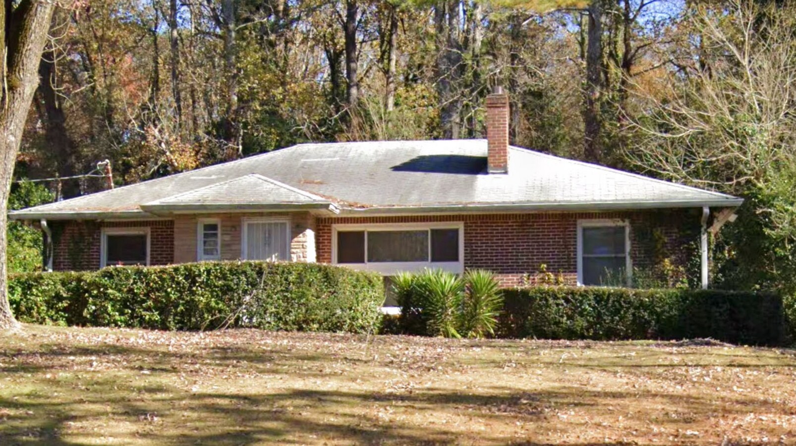 Charming 2-Bed, 2-Bath Brick Home with Fin... - Charming 2-Bed, 2-Bath Brick Home with Fin...