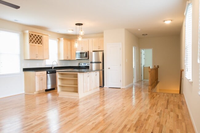 Photo - 966 Pink St Unit #2