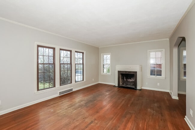 Photo - 3719 Rolliston Rd