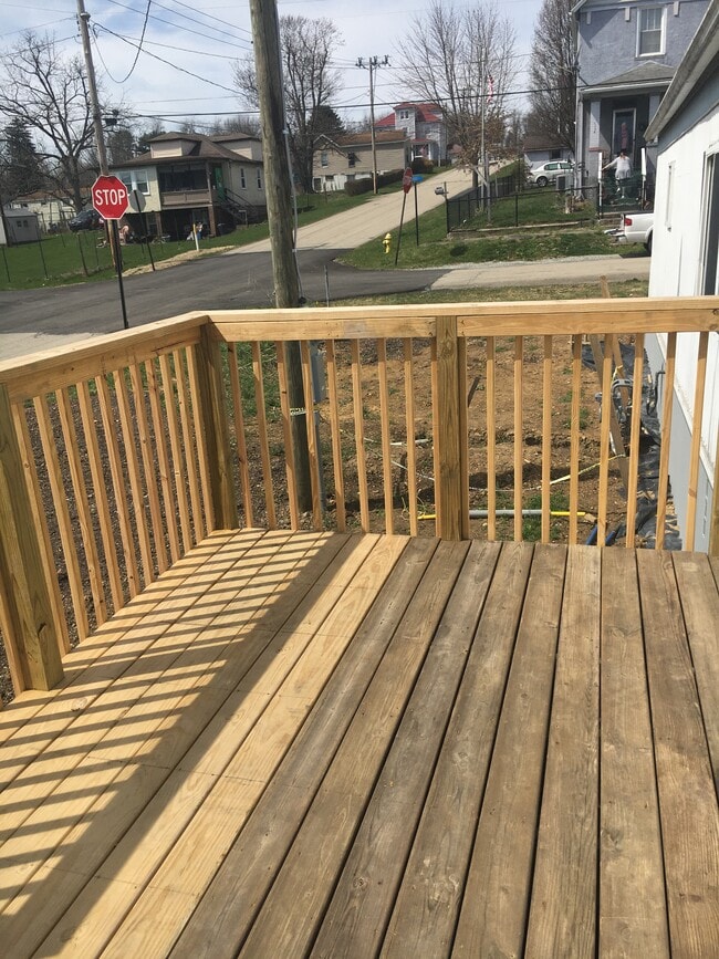 Deck big enough for furniture - 1115 3rd St