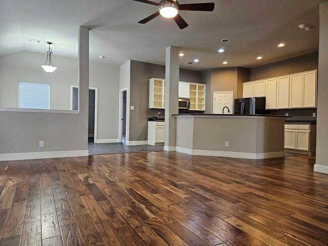 Building Photo - 112 Rustic Tr Rental