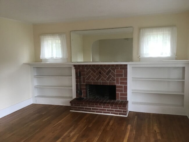 Photo - Overlook Charmer