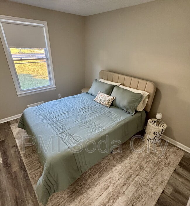 Photo - 3615 Truman St