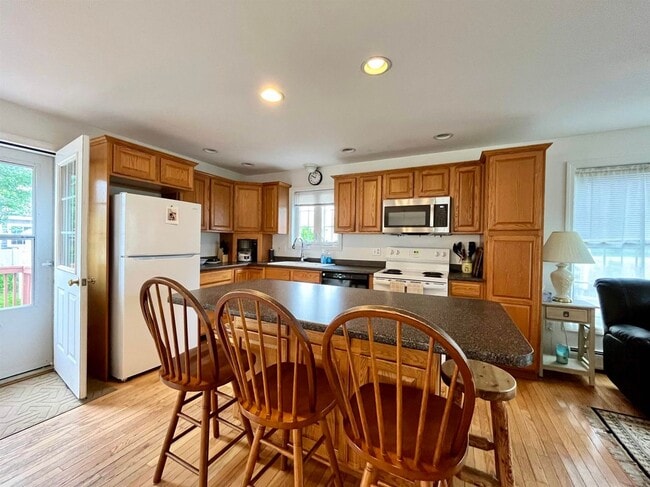16 E Atlantic Ave