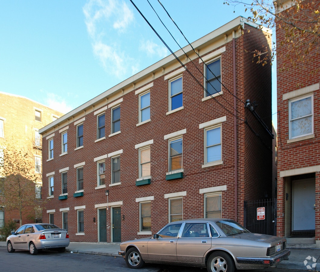Photo - 108 E Clifton Ave