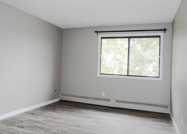 Photo - 8111-8196 StreetBlock D - 323