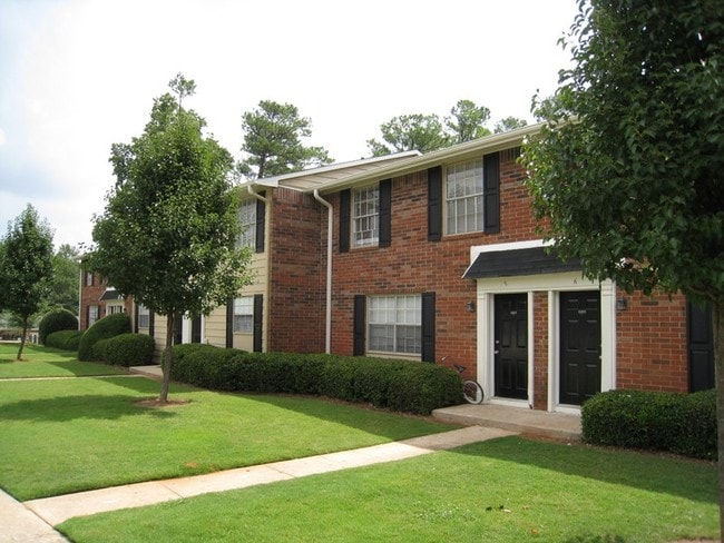 Bradford Ridge Apartments For Rent in Forest Park, GA