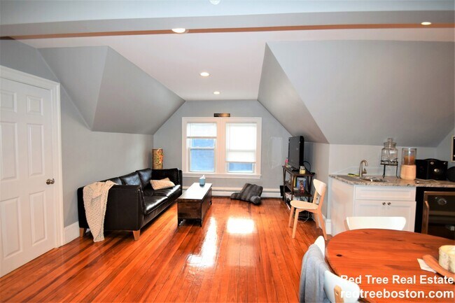 Photo - 62 Mapleton St Unit 3