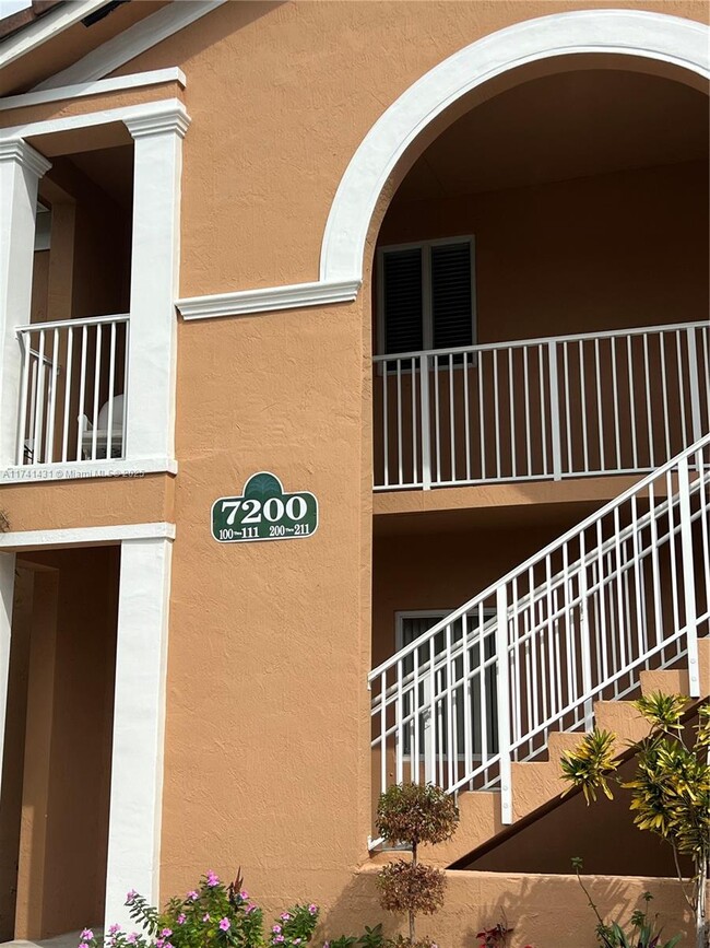 Photo - 7200 NW 177th St Unidad 205-7 Rental