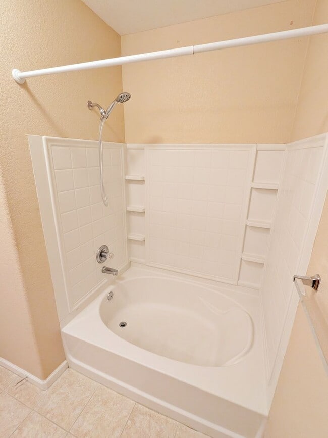 Photo - 2 Bedroom 2 Bath 2 Car Garage Condo in Bra...