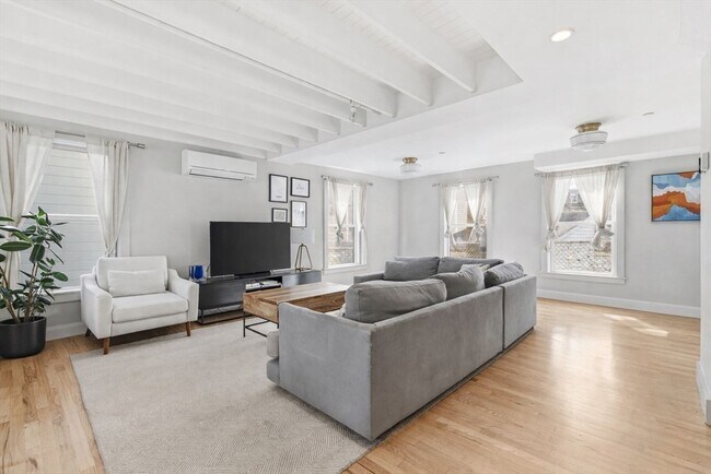 Photo - 20 Adrian St