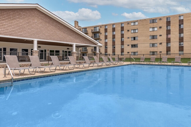 Photo - Chestnut Lake