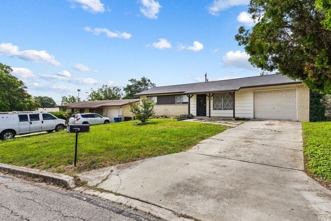 Photo - 3 Bedroom/1 Bath Garden CT East/Sungate Subdivision