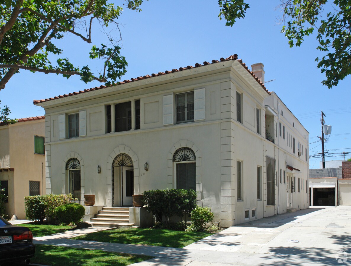 Photo - 205 S Arnaz Dr