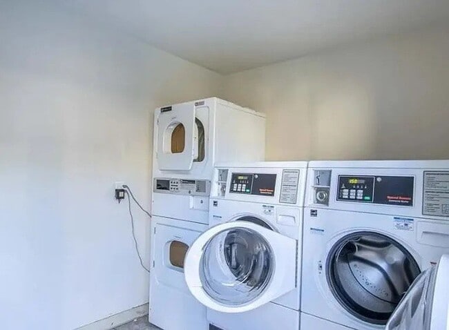 Photo - 4404 Bond St Unit F