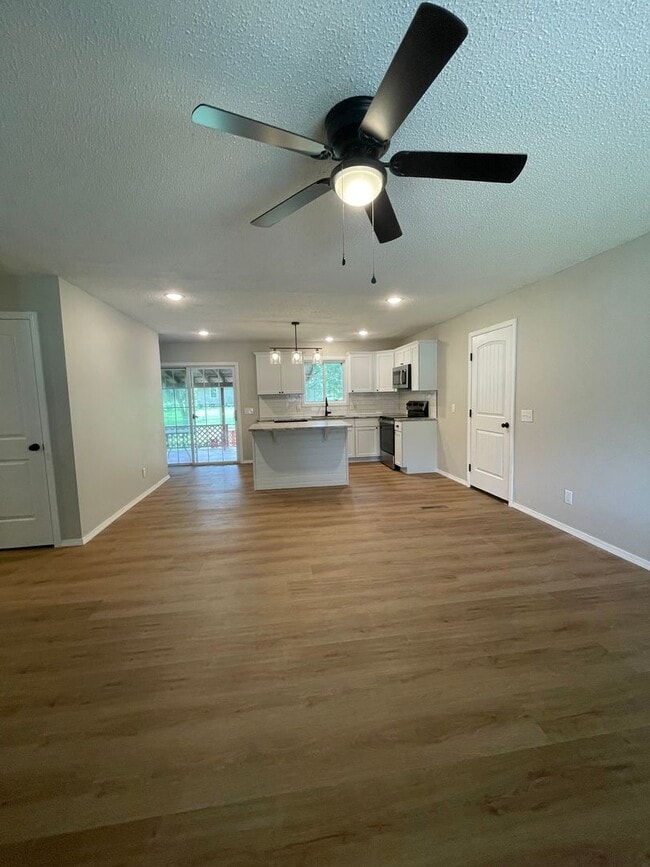 Photo - Great Location 3 bedroom 1 bath 1car garage