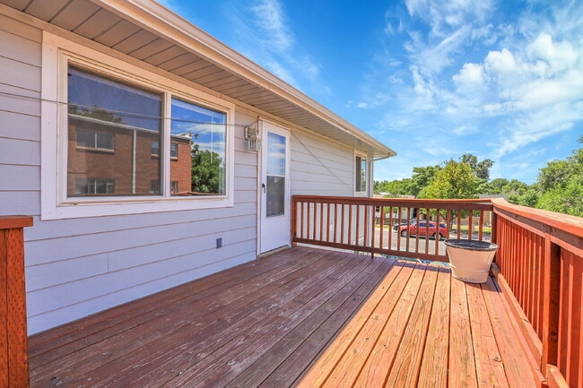 Photo - $1,445 2 Bed, 1 Bath Updated Unit in Denver with In Unit Laundry! Unit 2A