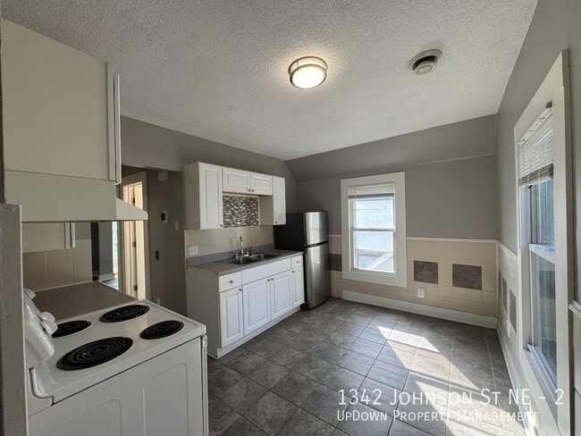 Photo - 1342 Johnson St NE Unit 2