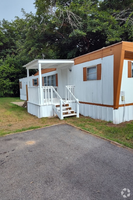 Building Photo - 209 S Ave B Rental