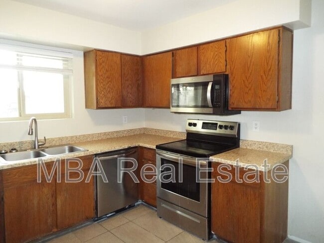 Photo - 3150 E Cicero St