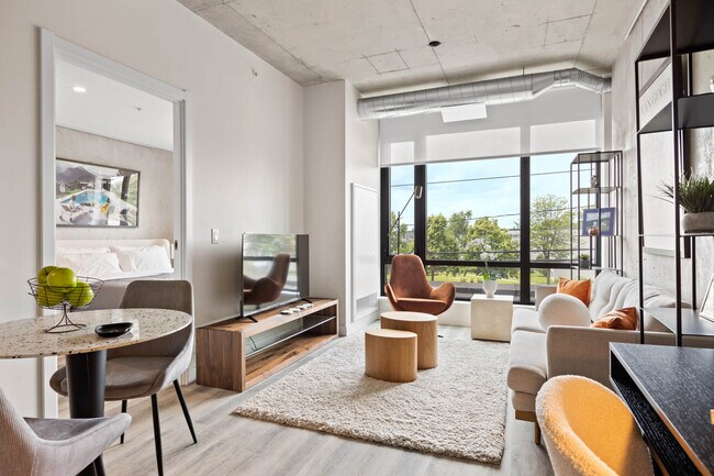 Photo - Gemini Tower