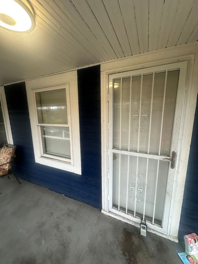 Building Photo - 642 Congress Ave