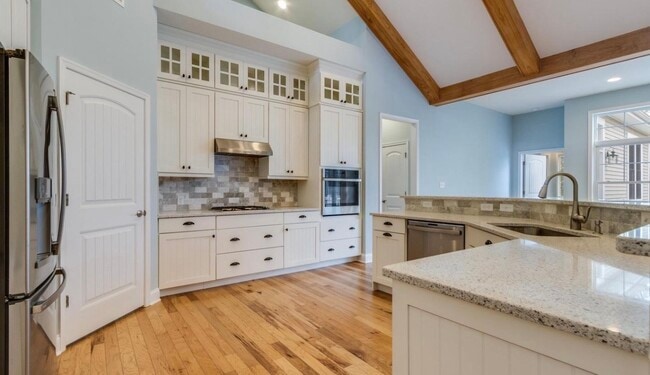 Photo - 33916 Darlington St