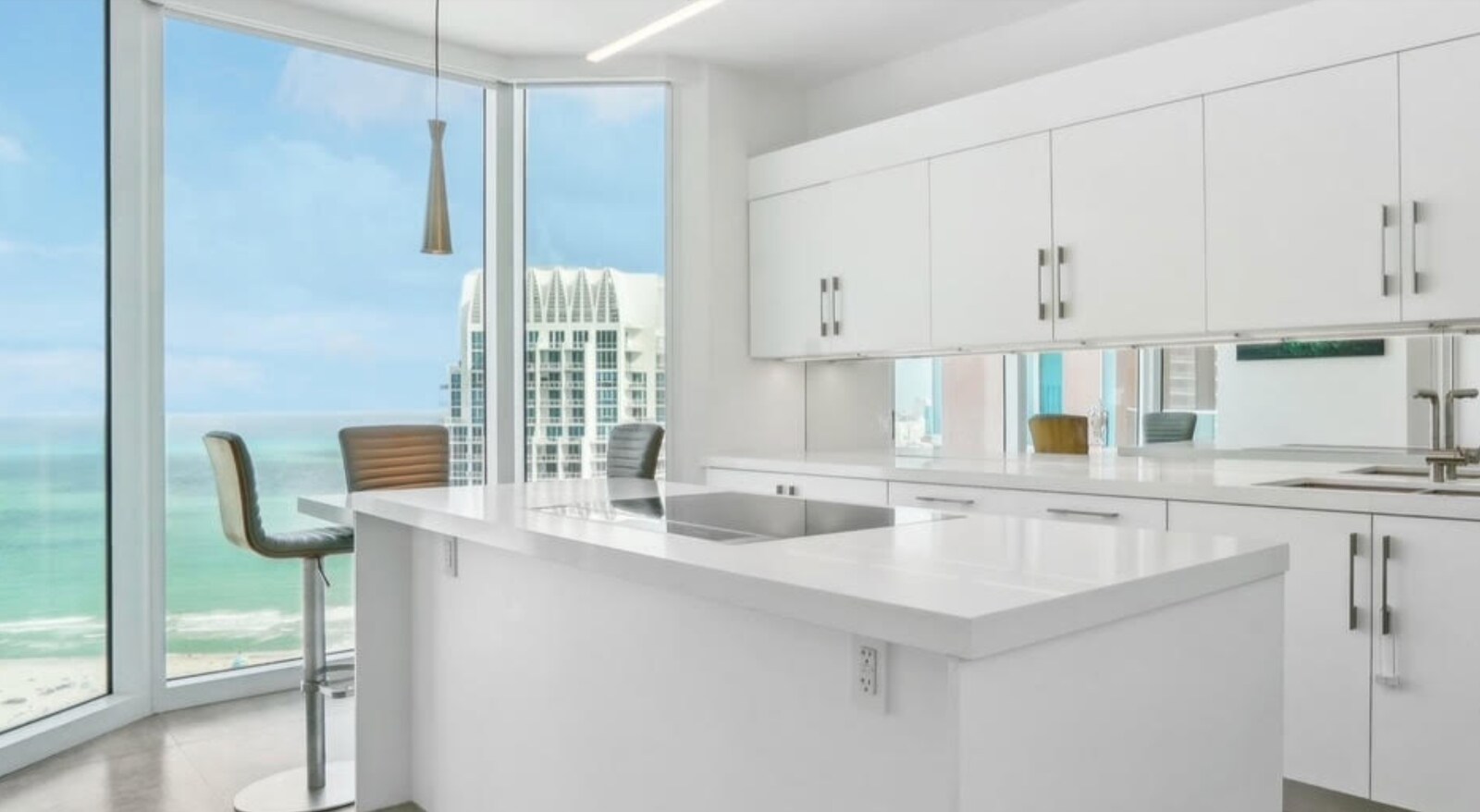 Photo - 300 South Pointe Dr Unidad 3502