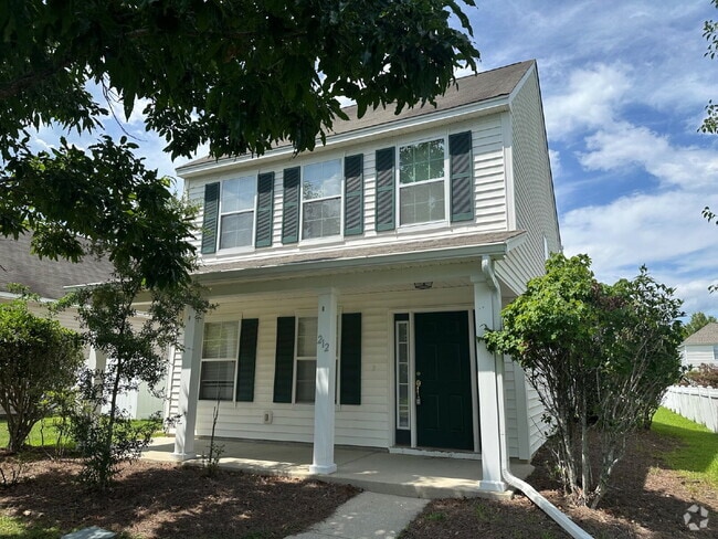 Building Photo - Three Bedroom, University Park Home!