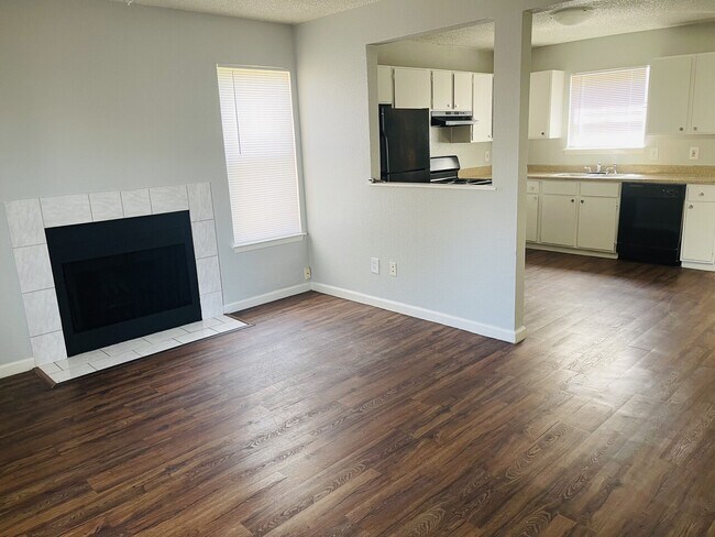 Photo - Tudor Lane Townhomes In Irving - 3054