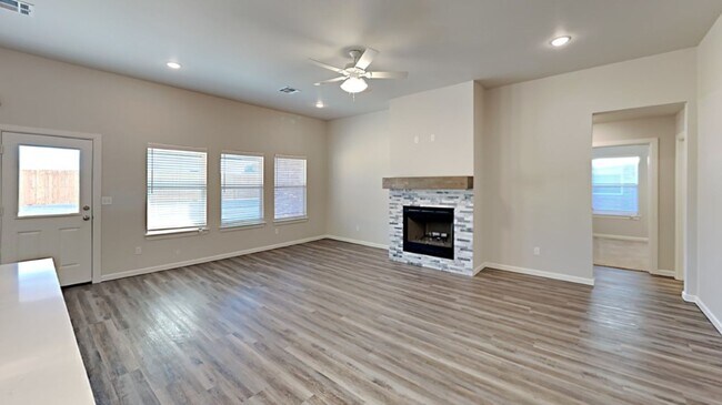 Photo - Beautiful 4 Bed 2 Bath Home in Shawnee