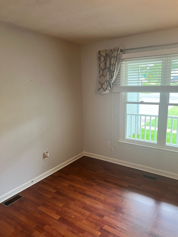 Photo - 400 Abbottswood Dr