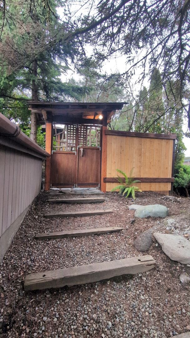 Photo - Rent Your Own Oasis! Available Now!