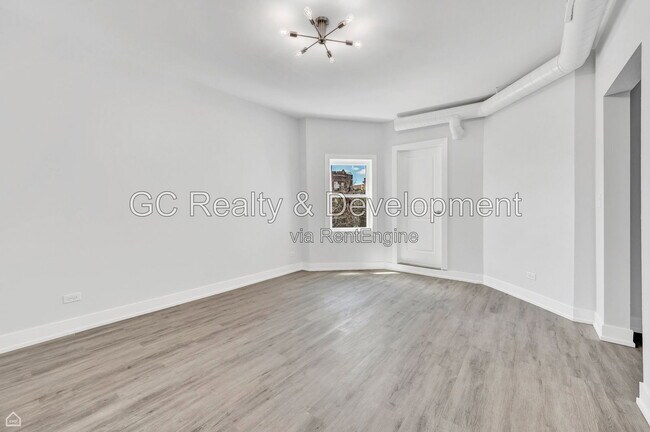 Photo - 2901 N Sacramento Ave Unit 2