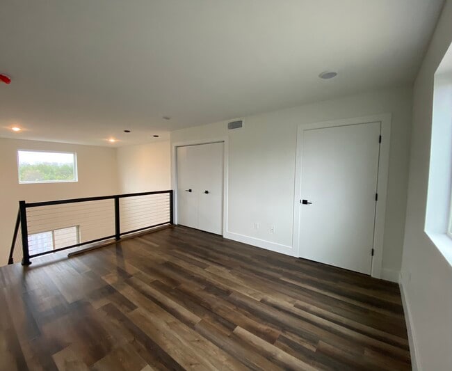 Photo - 1419 S Otsego Ave Unit Apt 1