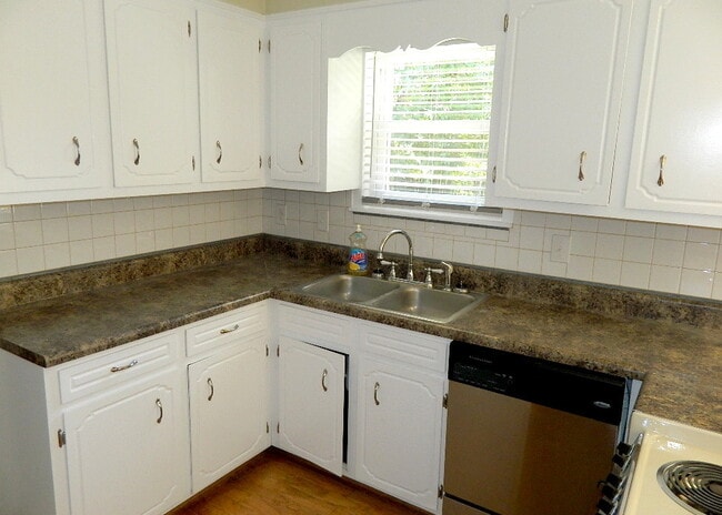 Photo - 3950 Braddock St