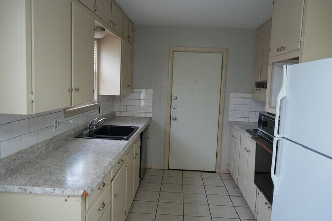 Photo - 4815 41st- preleasing for 07/15
