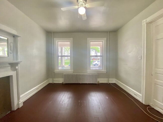 Building Photo - 714 E King St Unit Apt 1