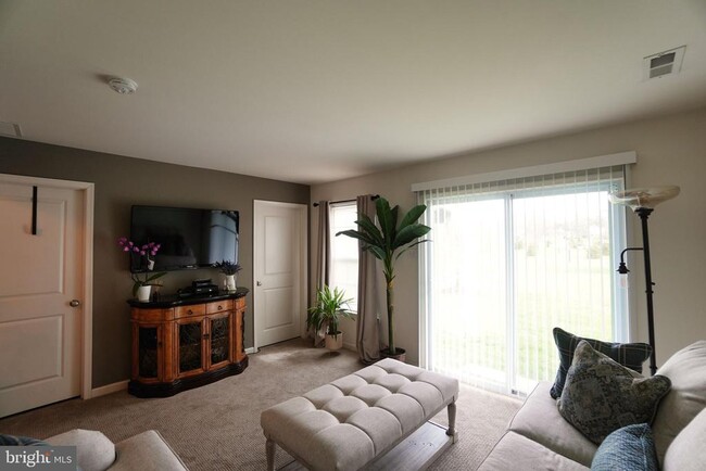 Photo - 431 Williamson Ct