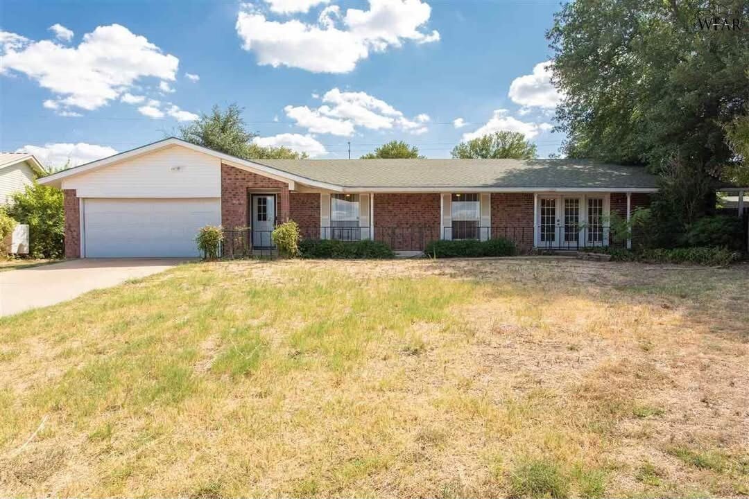 Unit A w/garage - 8 Chanute Cir House