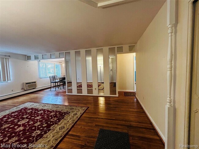 Photo - 4113 Telegraph Rd Unidad B-117