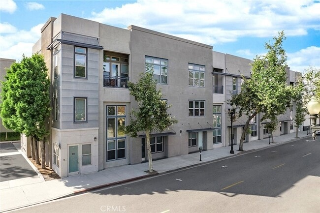 Photo - 210 N Spurgeon St