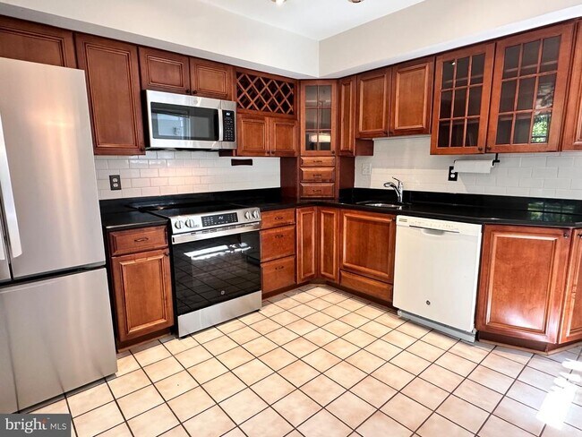 Photo - 505 Carlisle Dr