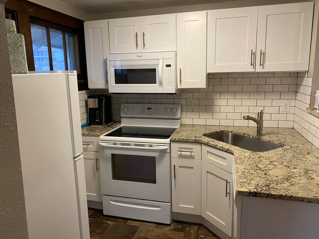 Photo - 211 N Spring Ave Unit 03