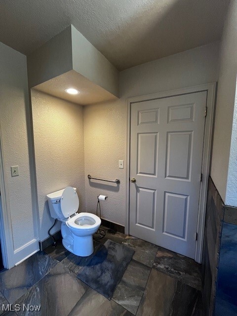 Building Photo - 5598 South Ave Rental