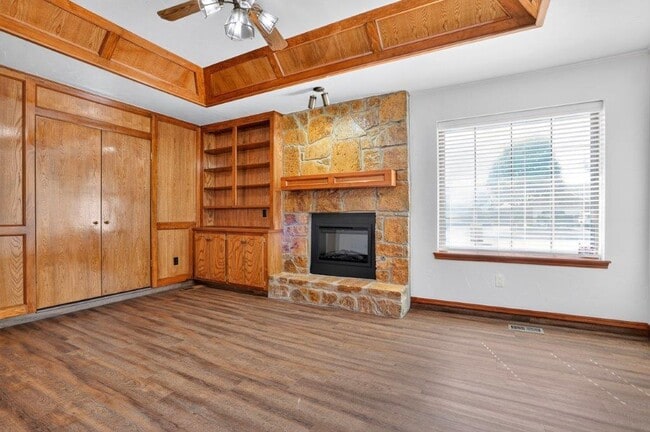 18504 Laurel Oak Dr