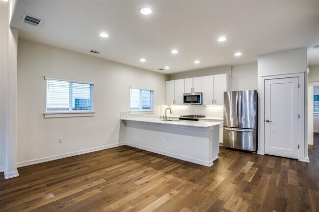 Photo - 6800 Menchaca Rd